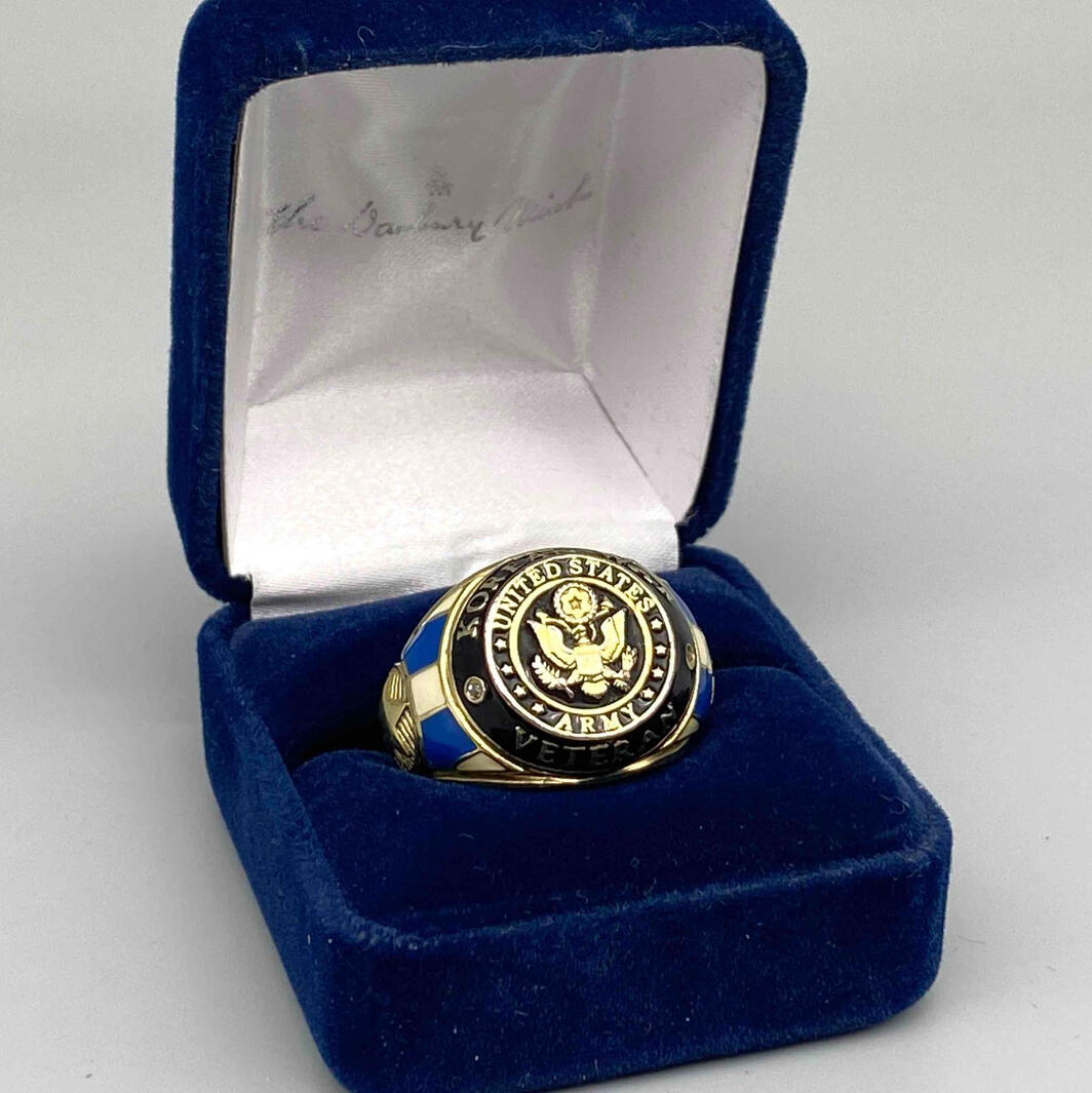 14K Gold Plated Danbury Mint U.S. Army Korean War Veteran Ring