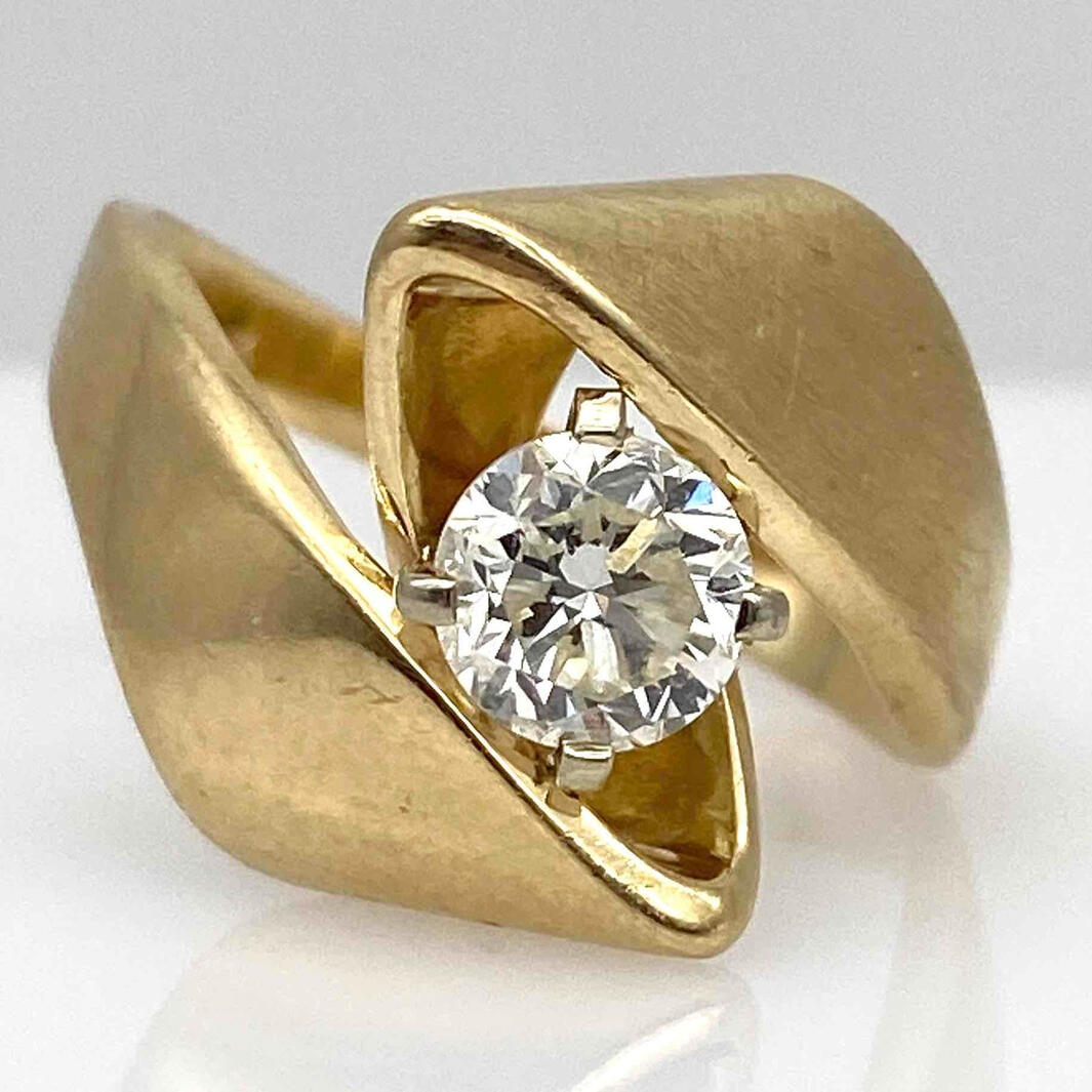 Jochi Gold Diamond Ring